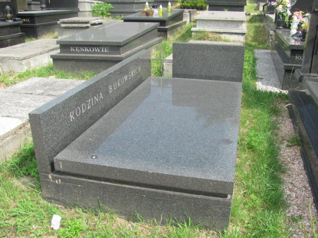 Janusz Bukowski 1930 Kraków-Salwator - Grobonet - Wyszukiwarka osób pochowanych