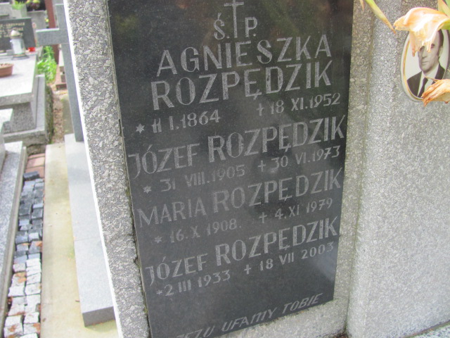 Elżbieta Karolak 1952 Kraków-Salwator - Grobonet - Wyszukiwarka osób pochowanych