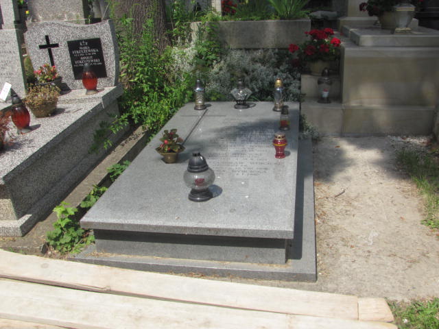 Grób Adam Wójcicki